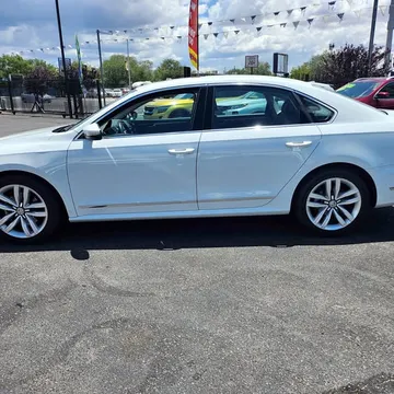 2017 Volkswagen Passat SE Sedan 4D