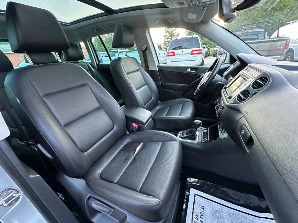 2017 Volkswagen Tiguan - Image 11 of 17