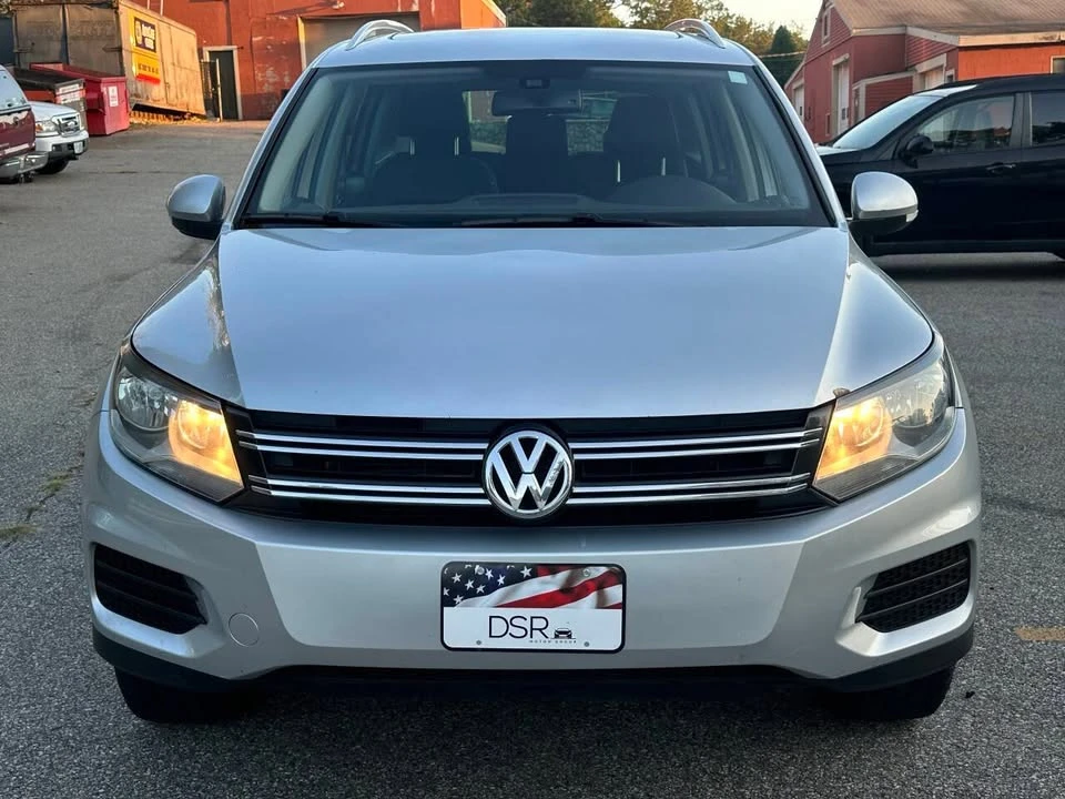2017 Volkswagen Tiguan - Image 2 of 17