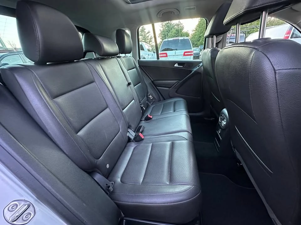 2017 Volkswagen Tiguan - Image 10 of 17