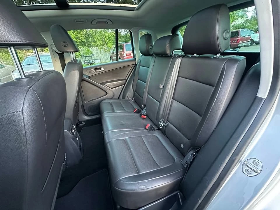 2017 Volkswagen Tiguan - Image 9 of 17