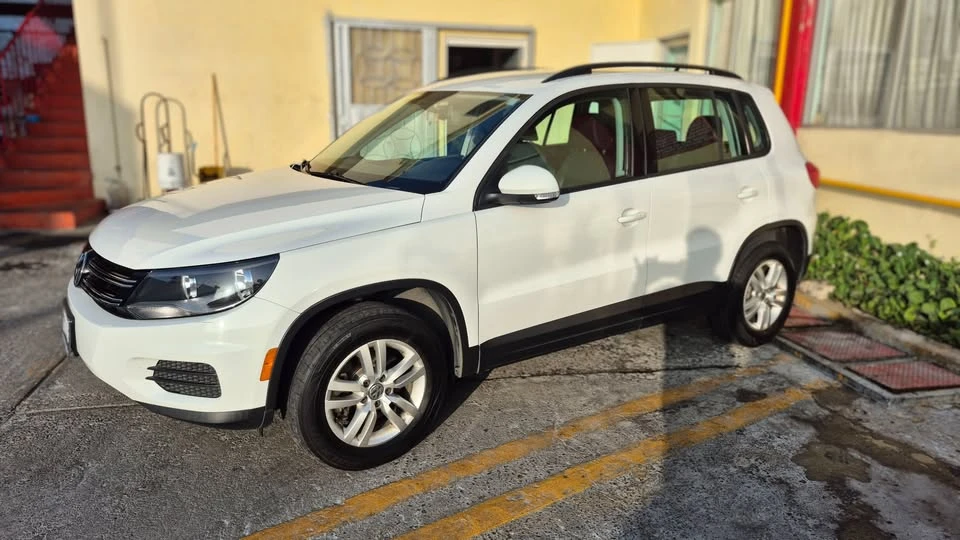 2017 Volkswagen Tiguan - Image 6 of 10