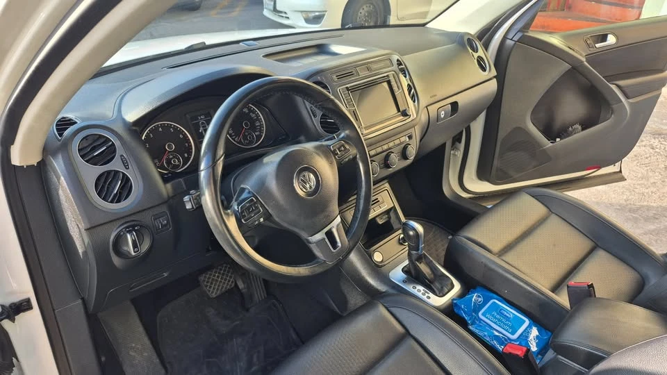 2017 Volkswagen Tiguan - Image 9 of 10