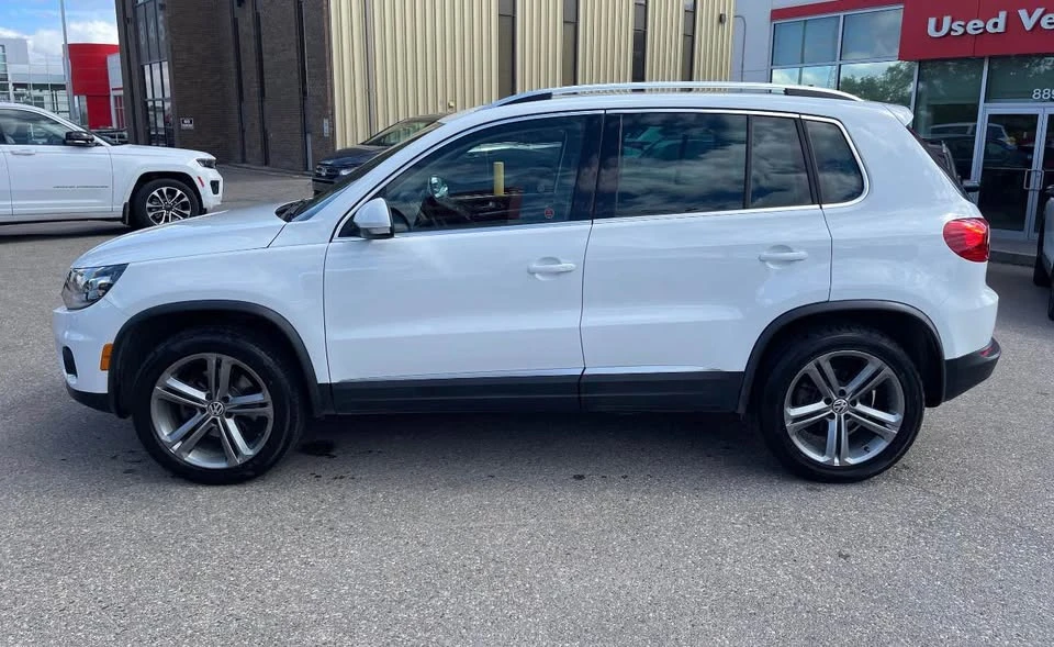 2017 Volkswagen Tiguan - Image 2 of 9