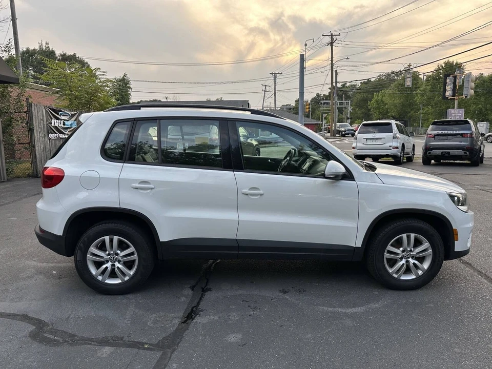 2017 Volkswagen Tiguan - Image 8 of 21