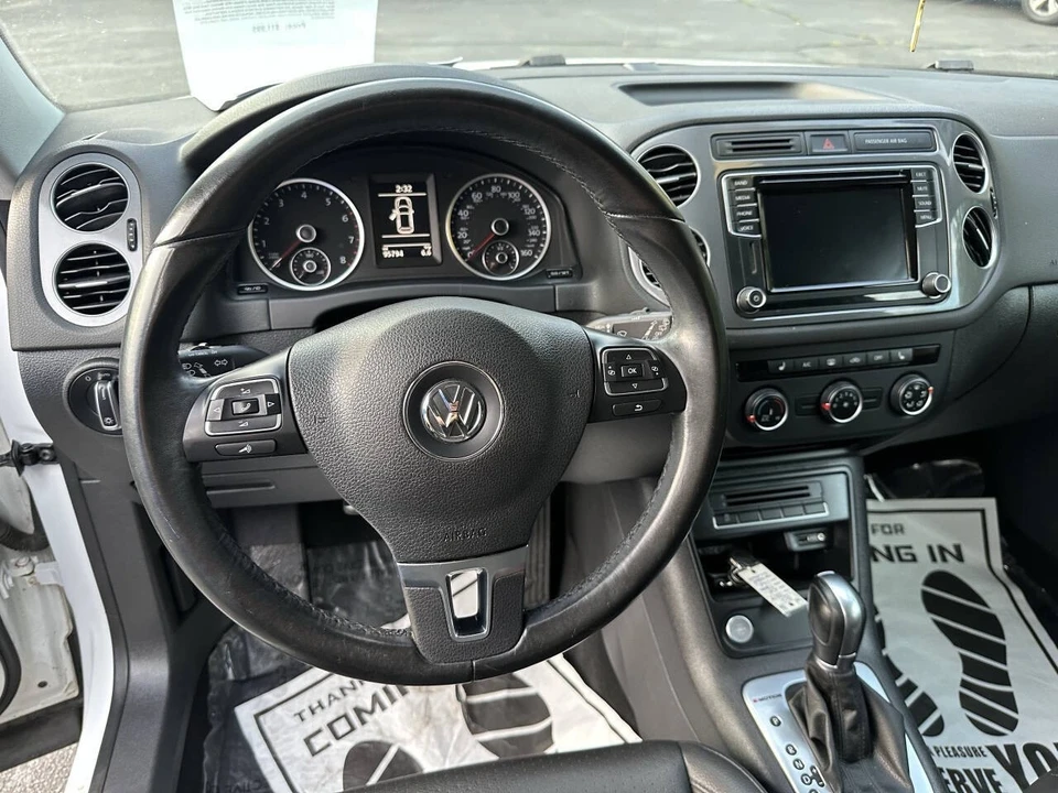 2017 Volkswagen Tiguan - Image 12 of 21