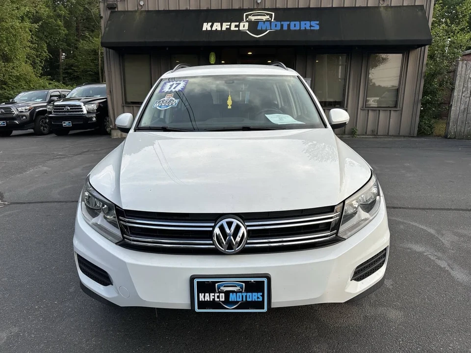 2017 Volkswagen Tiguan - Image 2 of 21