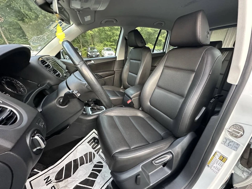 2017 Volkswagen Tiguan - Image 10 of 21