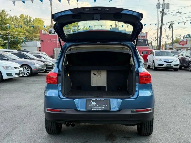 2017 Volkswagen Tiguan - Image 10 of 12