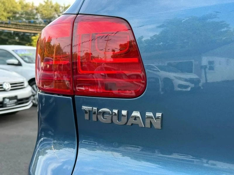2017 Volkswagen Tiguan - Image 7 of 12