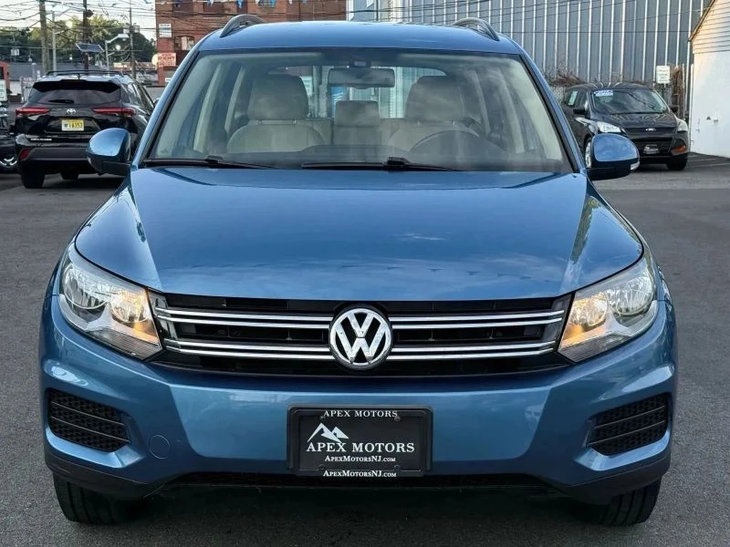 2017 Volkswagen Tiguan - Image 2 of 12