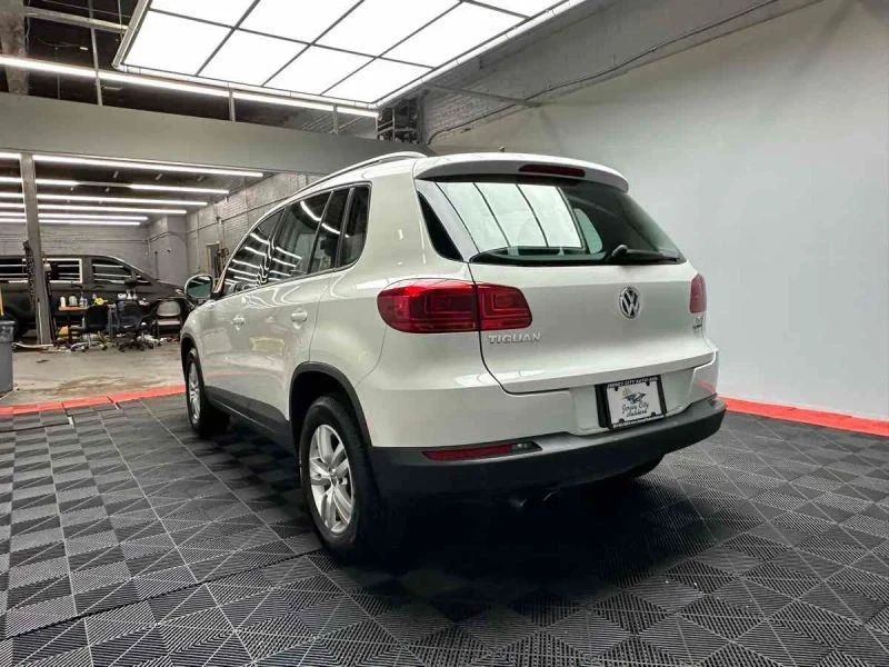 2017 Volkswagen Tiguan - Image 4 of 12