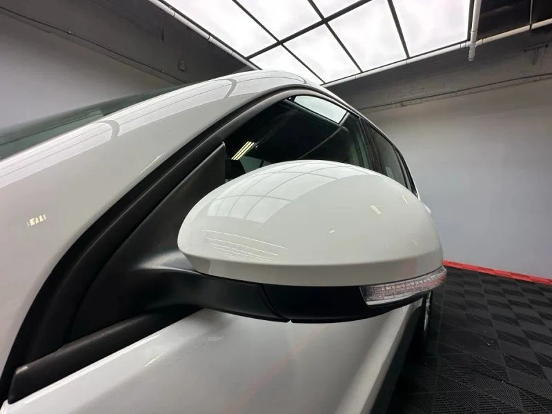 2017 Volkswagen Tiguan - Image 9 of 12