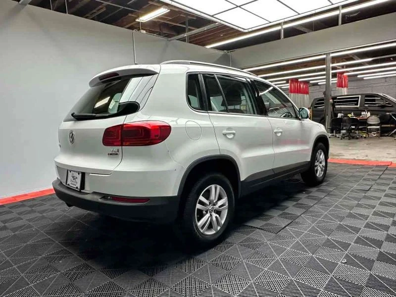 2017 Volkswagen Tiguan - Image 6 of 12