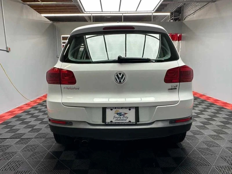 2017 Volkswagen Tiguan - Image 5 of 12