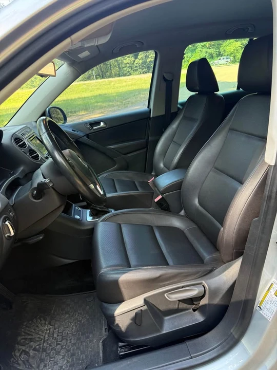 2017 Volkswagen Tiguan - Image 9 of 15
