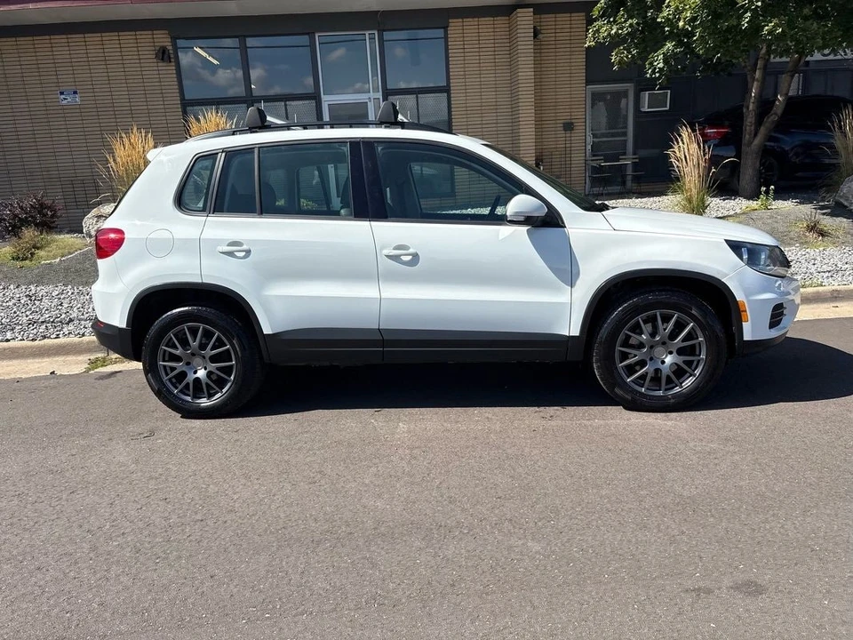 2017 Volkswagen Tiguan - Image 16 of 21