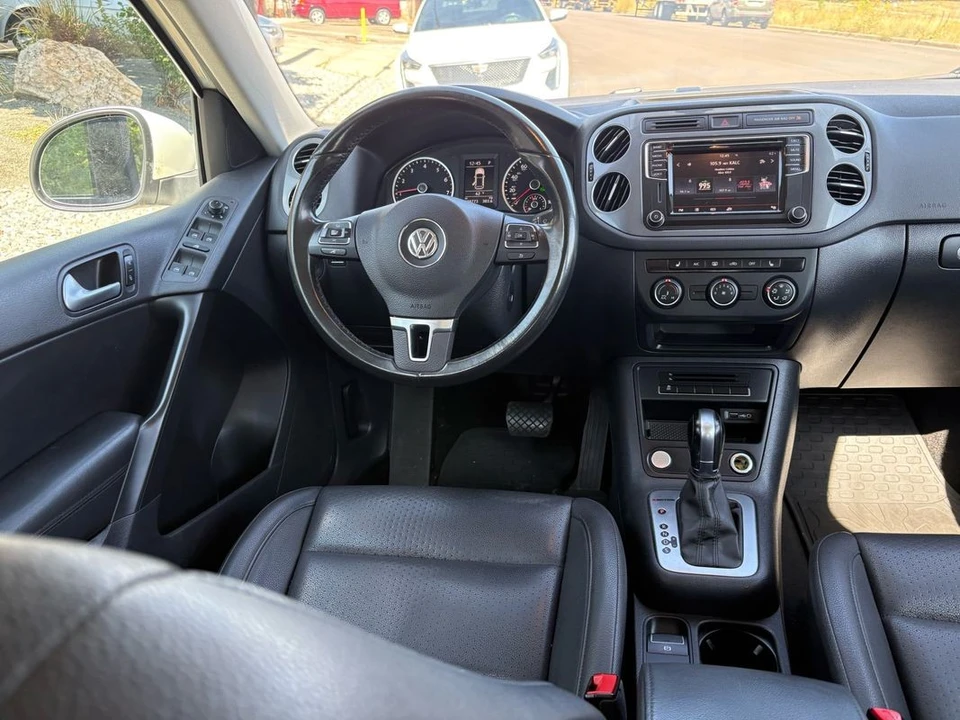 2017 Volkswagen Tiguan - Image 9 of 21