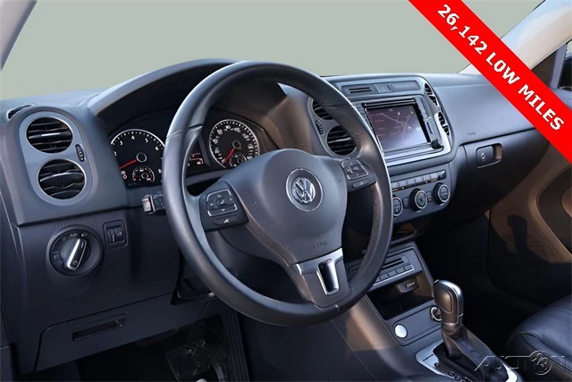 2017 Volkswagen Tiguan - Image 10 of 21