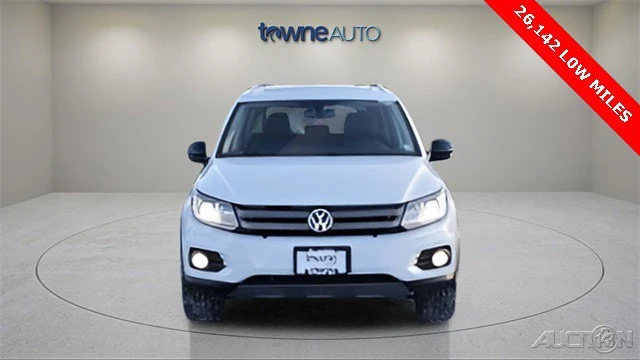 2017 Volkswagen Tiguan - Image 9 of 21