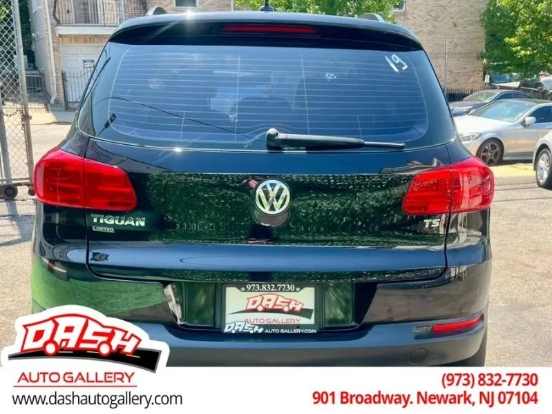 2017 Volkswagen Tiguan - Image 9 of 12