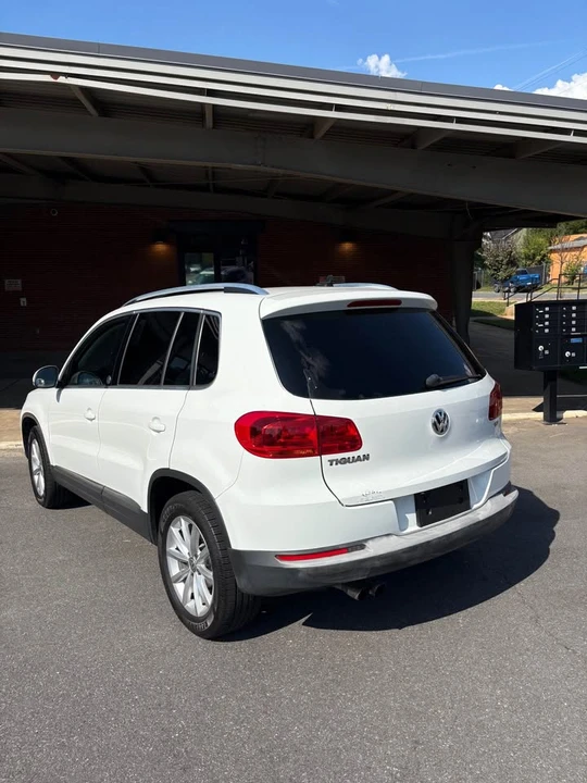 2017 Volkswagen Tiguan - Image 5 of 10