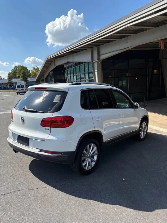 2017 Volkswagen Tiguan - Image 4 of 10
