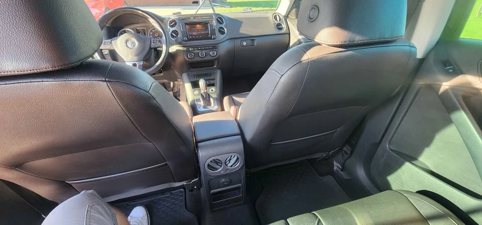 2017 Volkswagen Tiguan - Image 6 of 12