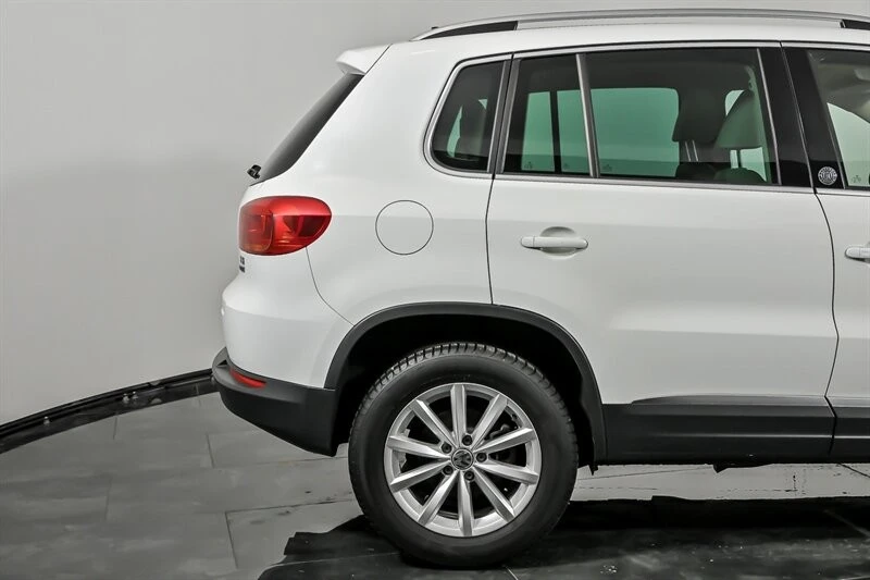 2017 Volkswagen Tiguan - Image 11 of 21