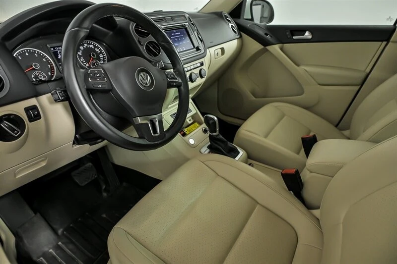2017 Volkswagen Tiguan - Image 16 of 21
