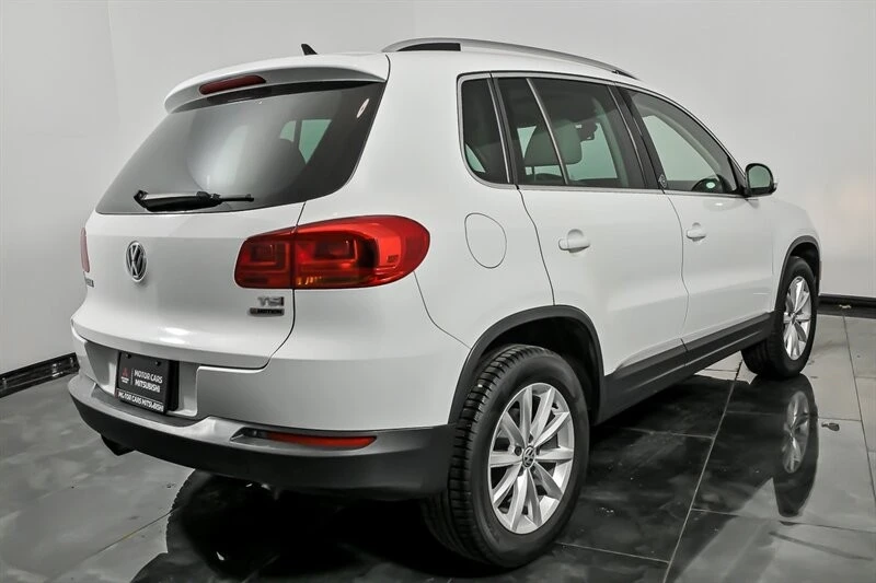 2017 Volkswagen Tiguan - Image 10 of 21