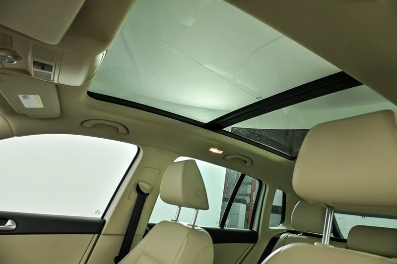 2017 Volkswagen Tiguan - Image 19 of 21