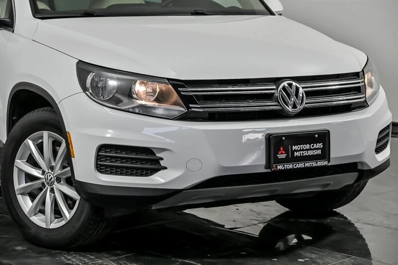2017 Volkswagen Tiguan - Image 2 of 21