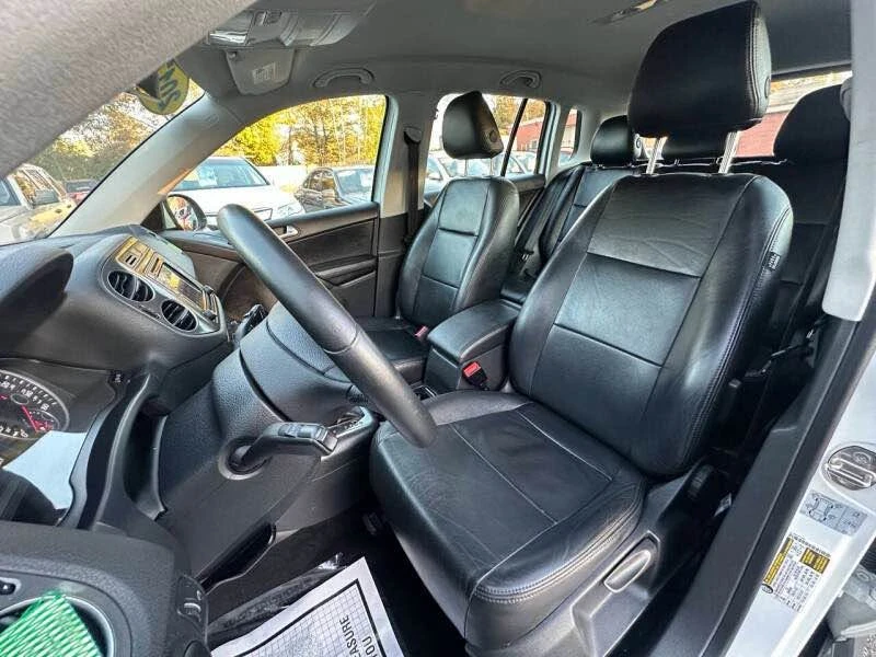 2017 Volkswagen Tiguan - Image 11 of 19