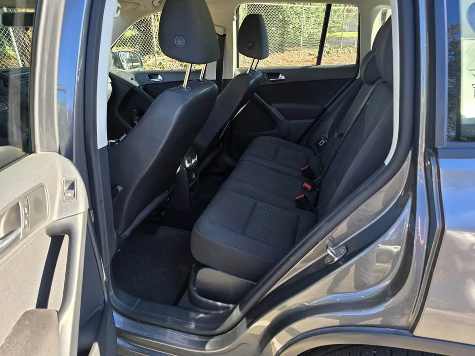 2017 Volkswagen Tiguan - Image 12 of 16