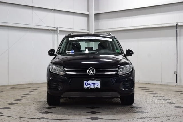 2017 Volkswagen Tiguan - Image 2 of 12
