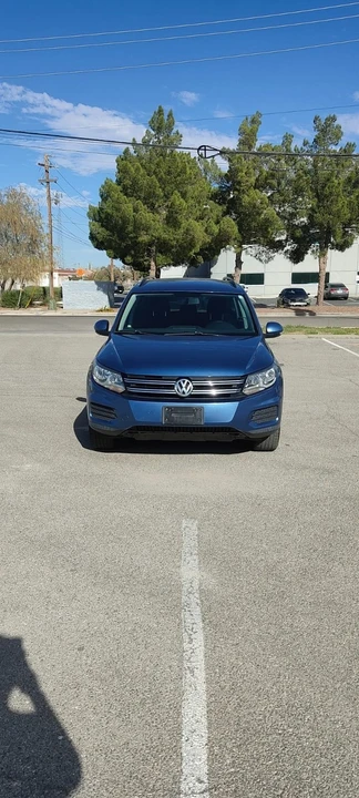 2017 Volkswagen Tiguan - Image 2 of 11