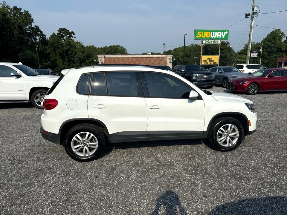 2017 Volkswagen Tiguan - Image 5 of 14