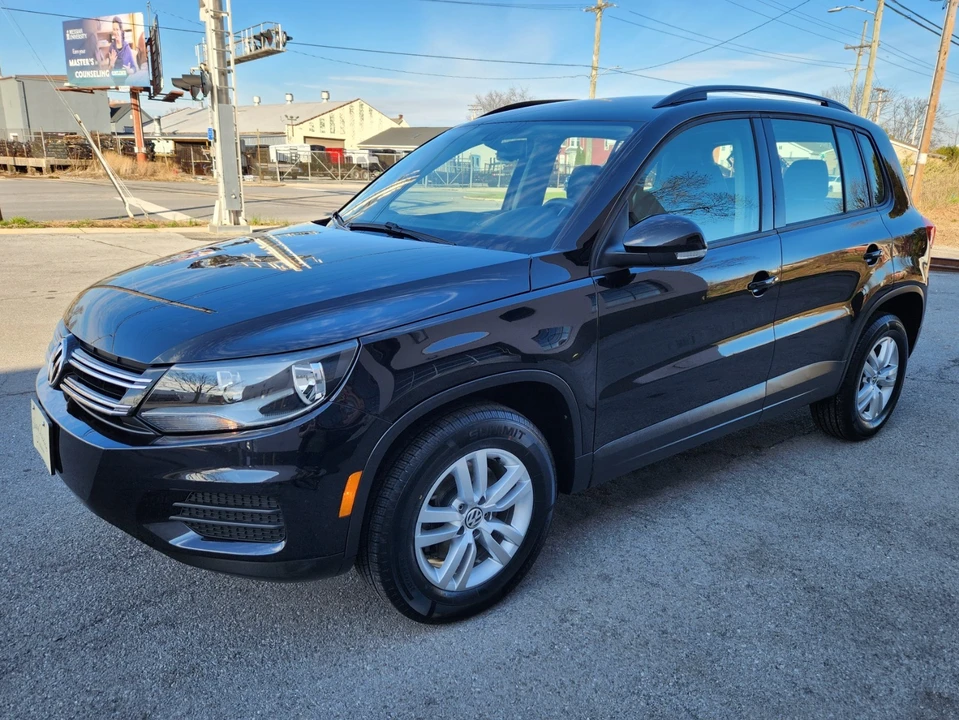2017 Volkswagen Tiguan - Image 8 of 21