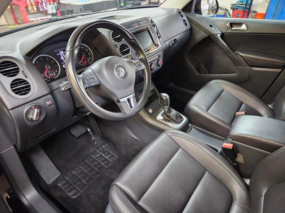 2017 Volkswagen Tiguan - Image 16 of 21