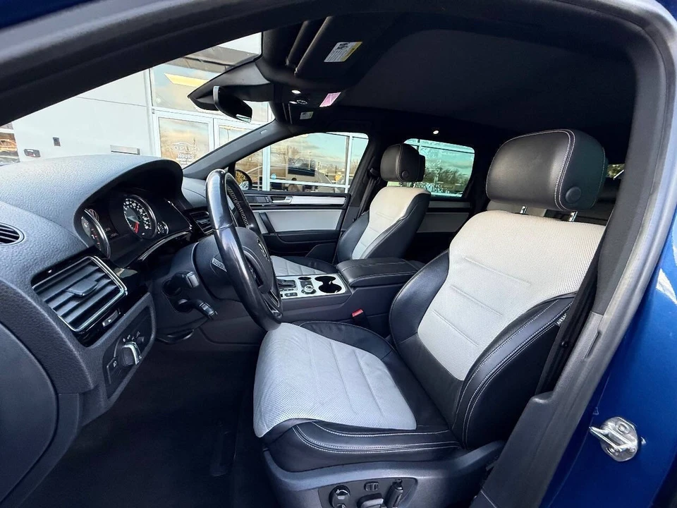 2017 Volkswagen Touareg - Image 11 of 21