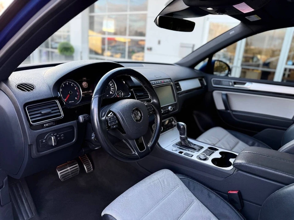 2017 Volkswagen Touareg - Image 9 of 21