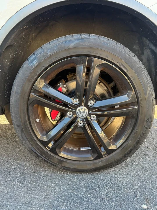 2017 Volkswagen Touareg - Image 10 of 16