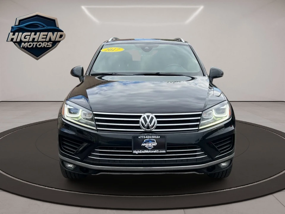 2017 Volkswagen Touareg - Image 10 of 21