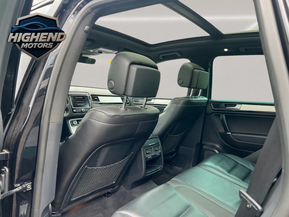 2017 Volkswagen Touareg - Image 14 of 21