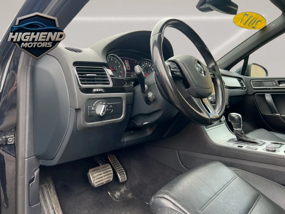 2017 Volkswagen Touareg - Image 11 of 21