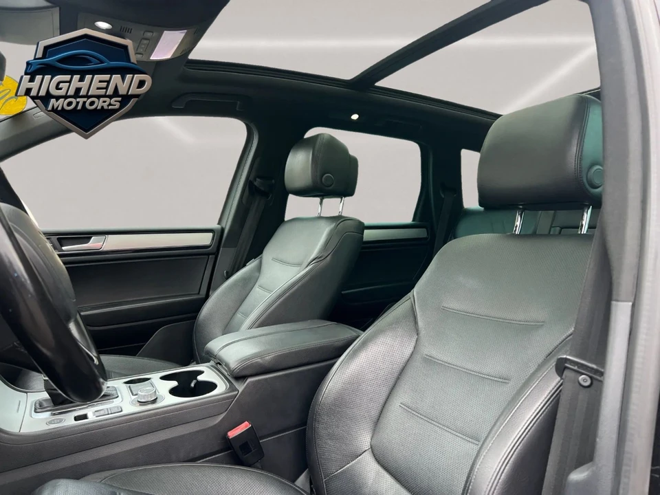 2017 Volkswagen Touareg - Image 13 of 21