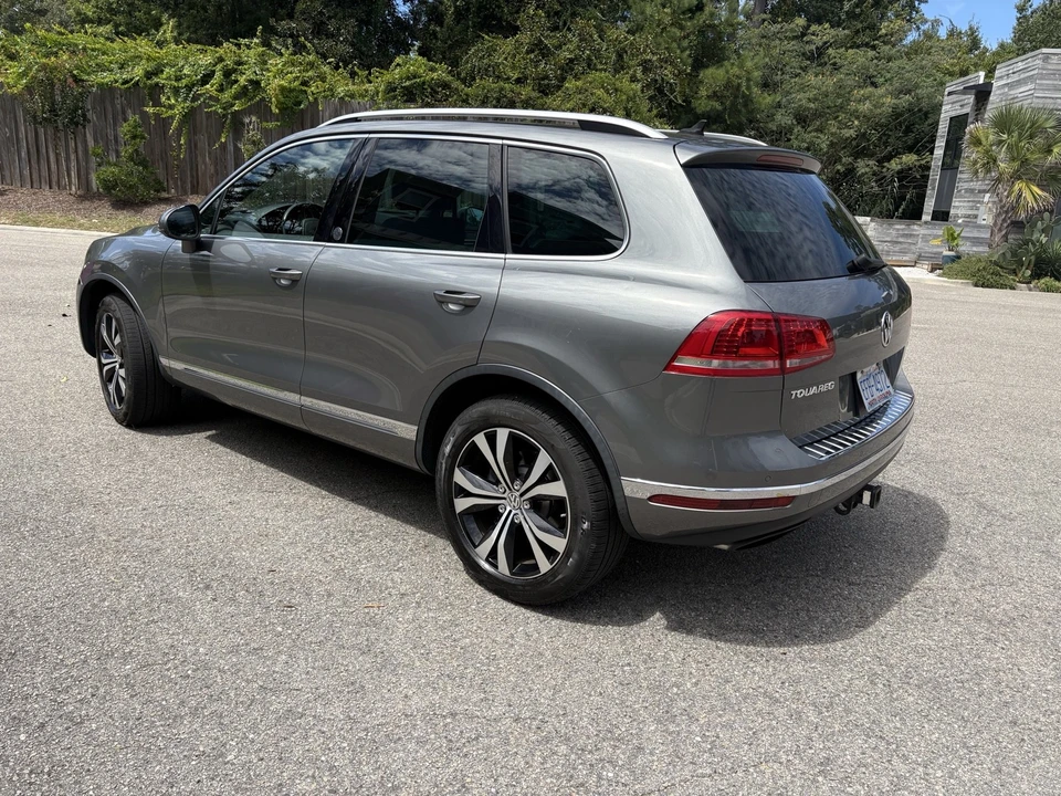 2017 Volkswagen Touareg - Image 6 of 21