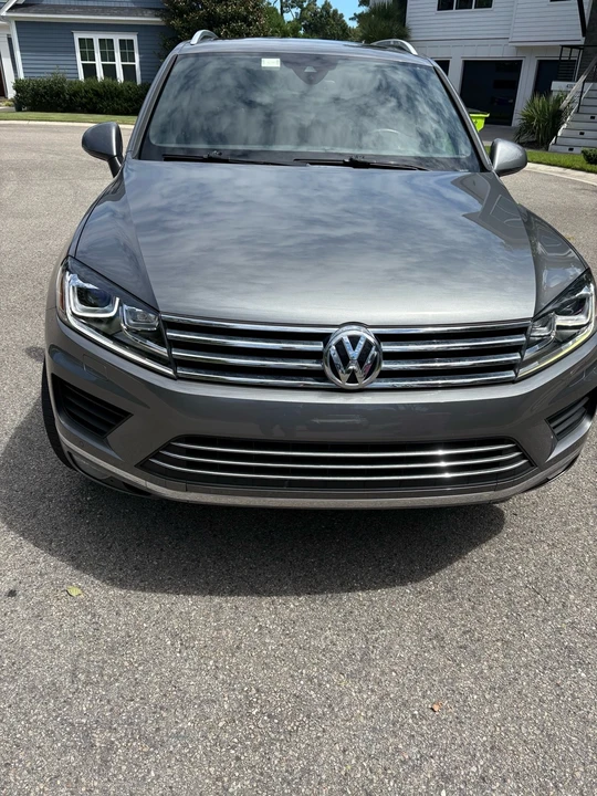2017 Volkswagen Touareg - Image 8 of 21