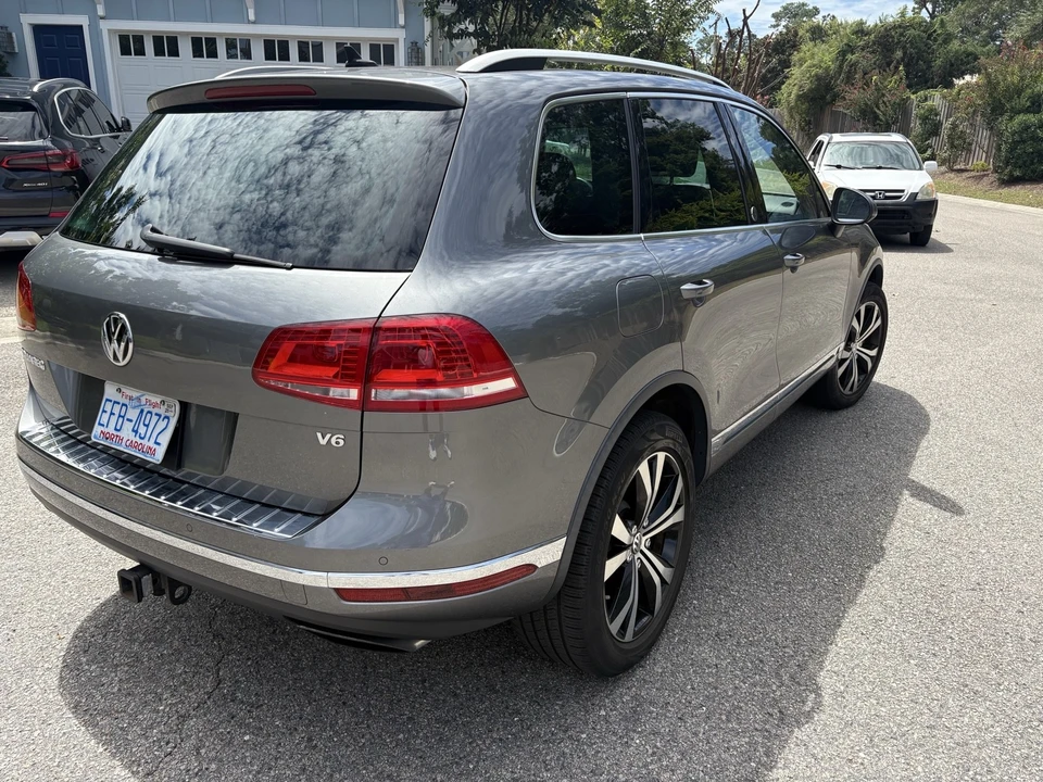 2017 Volkswagen Touareg - Image 5 of 21